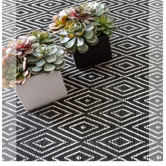 Dash & Albert NEW Diamond Black/Ivory Indoor/Outdoor Rug - Picture 2 of 11